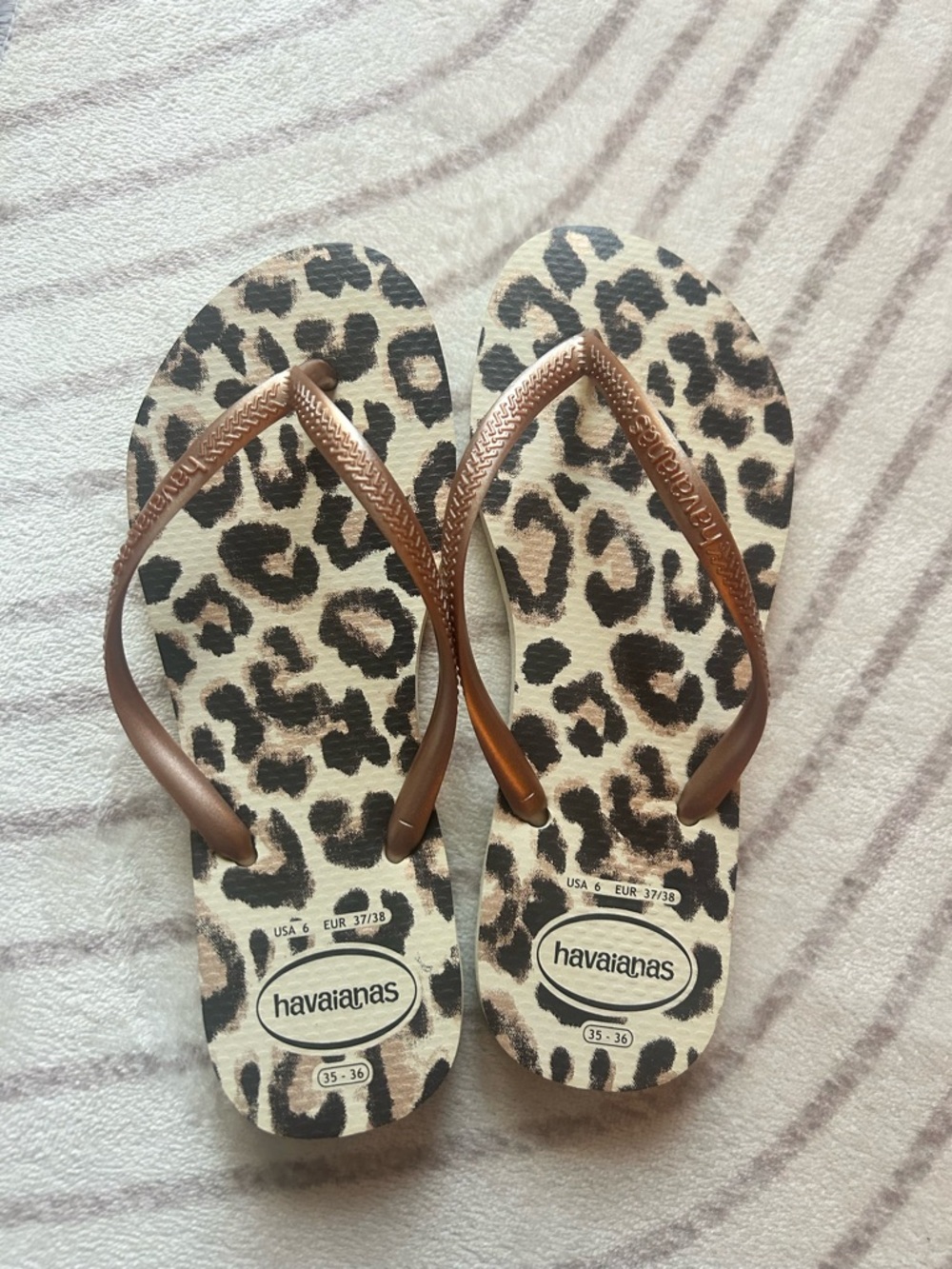 Brand New Havaianas Slim Animals flip-flops leopard print rose gold strap size 6
